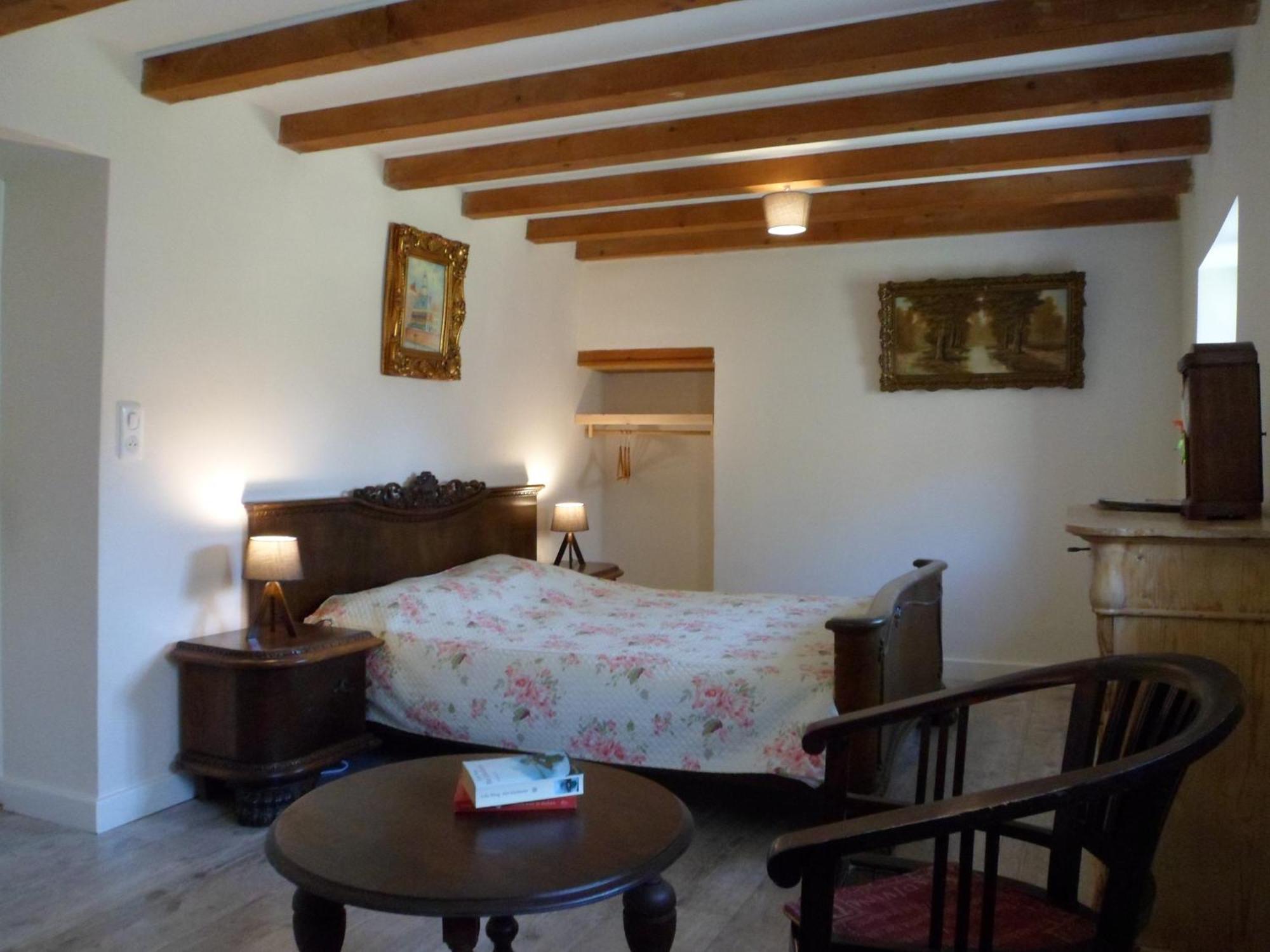 Bed and Breakfast Le Pont Du Roy Besse-et-Saint-Anastaise Zimmer foto